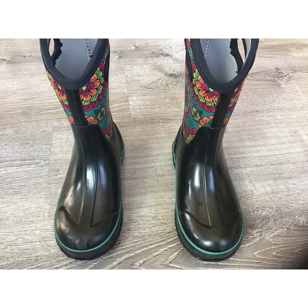BOGS Girls Classic Boots Pansies Youth Size 5 Snow Rain Insulated -30f